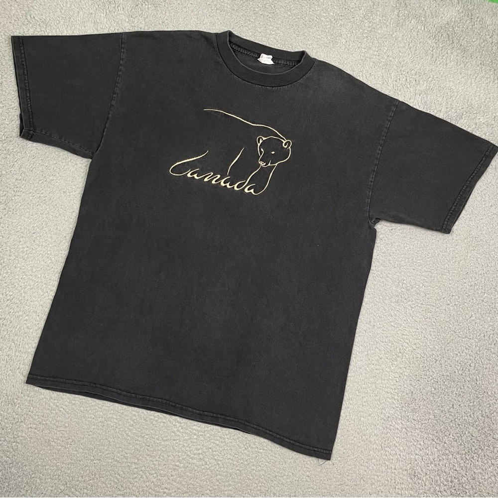 Vintage Canada bear animal embroidered T-shirt